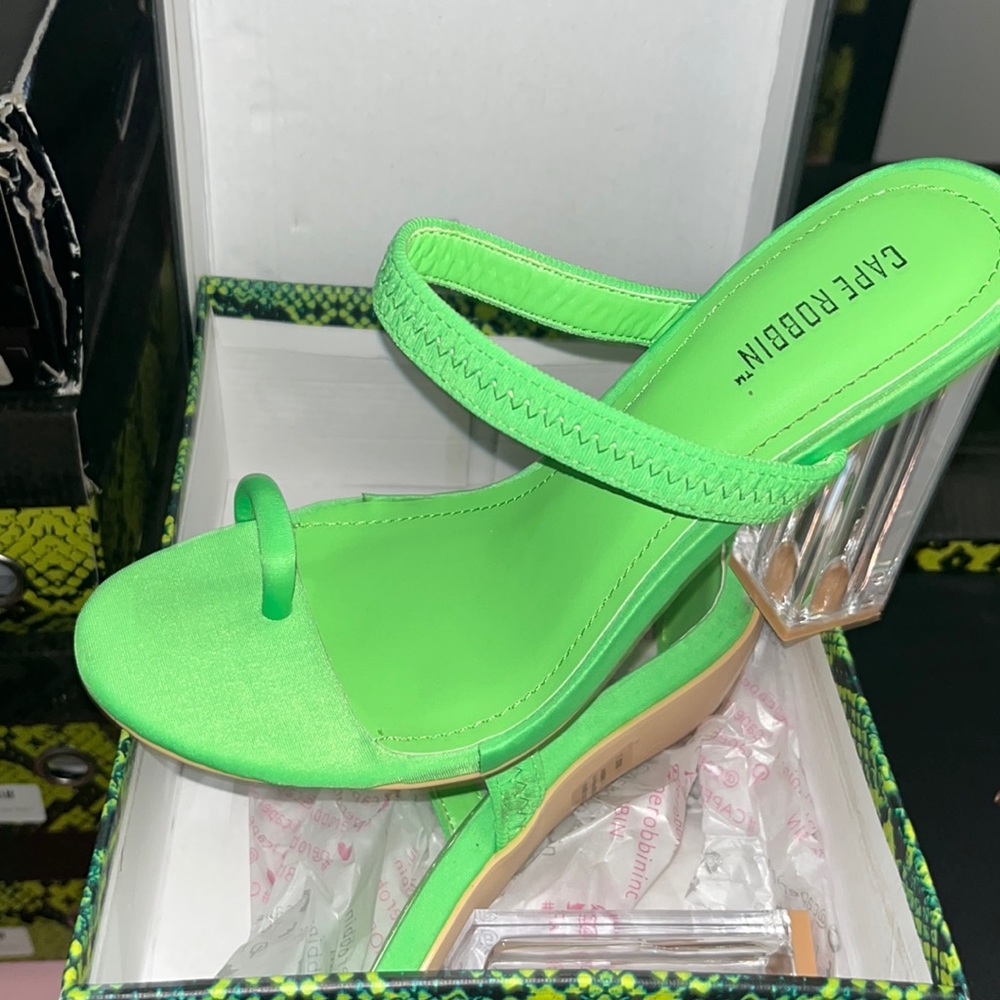 Cute neon heel